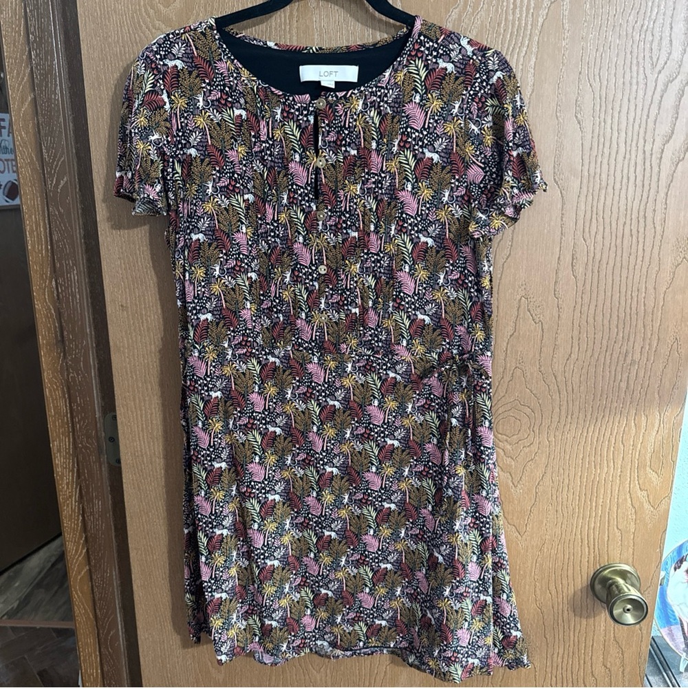 Ann Taylor LOFT Tropical Print Pintucked Button Detail Lined Dress Size Medium